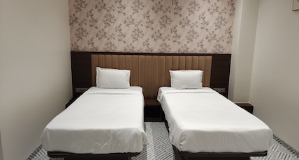 Hotel Sachin Chas Room Type - Executive Deluxe Twin Bed Room Hotel Sachin Chas Room Type - Executive Deluxe Twin Bed Room