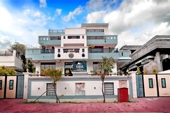 KURJA by Modern Haven