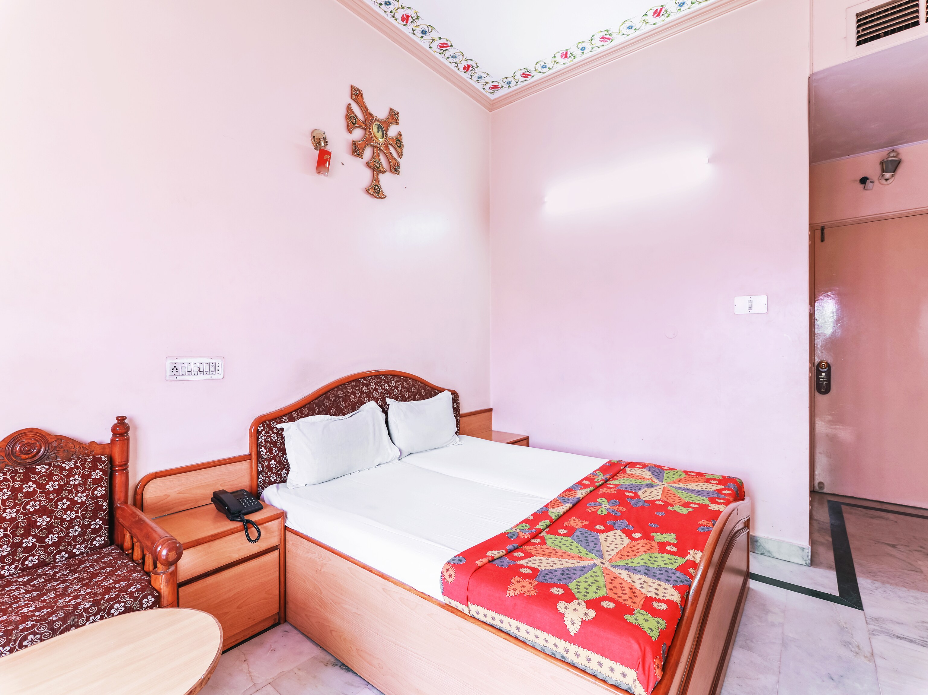 The Xpress A JHM Hotels - Tap to explore photos