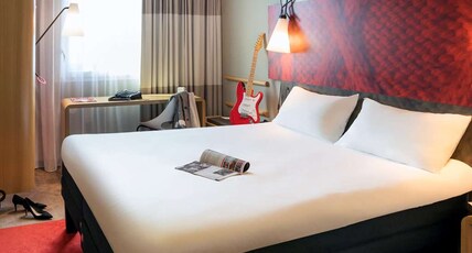 ibis Amsterdam Centre Room Type - One room with 2 Single Size Beds