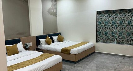 HOTEL EMBASSY INN Room Type - Family room with 2 king size bed