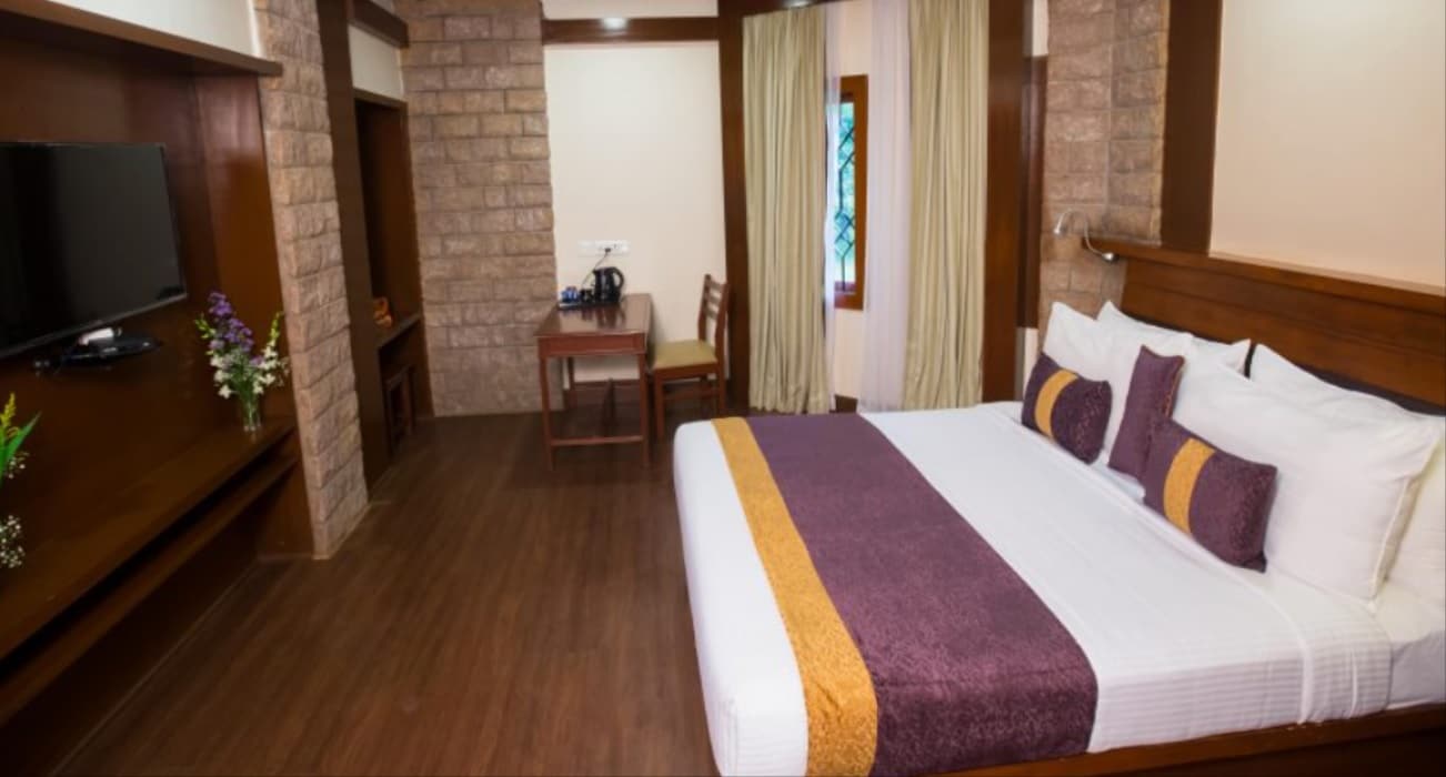 Hotel Kodai International - Tap to explore photos