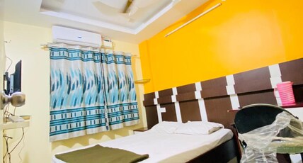 S R GUEST HOUSE Room Type - Deluxe Room Non A/C