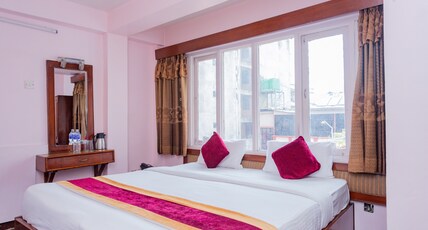 OYO 802 Hotel Pacific Room Type - Classic