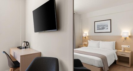 Gallery Central Piraeus Port Room Type - Deluxe Double Room with Terrace & Sea View Gallery Central Piraeus Port Room Type - Deluxe Double Room with Terrace & Sea View