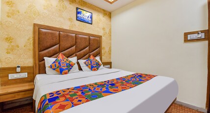 FabHotel Silver Inn Room Type - Deluxe Room