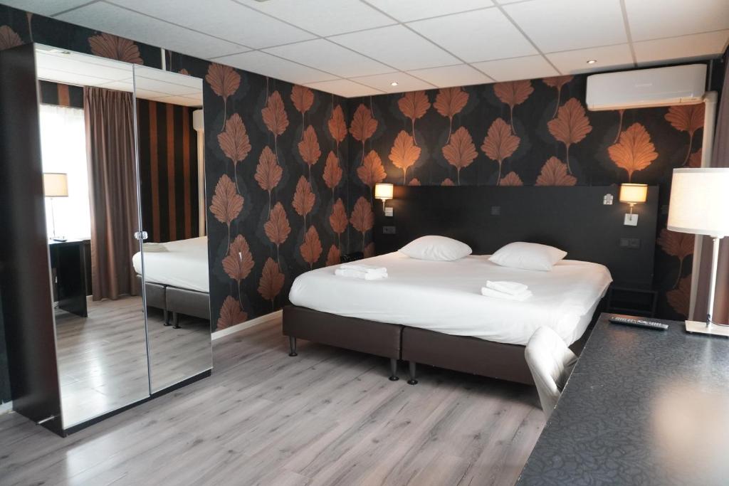 Westlake Hotels Amsterdam - Tap to explore photos