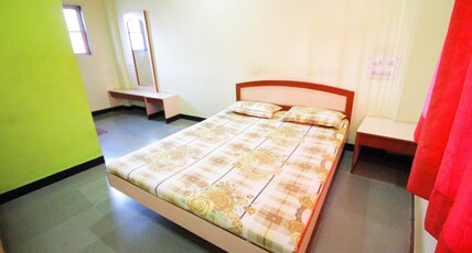 Hotel Anand Lodge Room Type - Deluxe Non AC Room