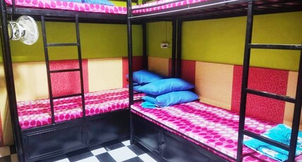 Seven Star PG and Dormitory Room Type - Deluxe Bed