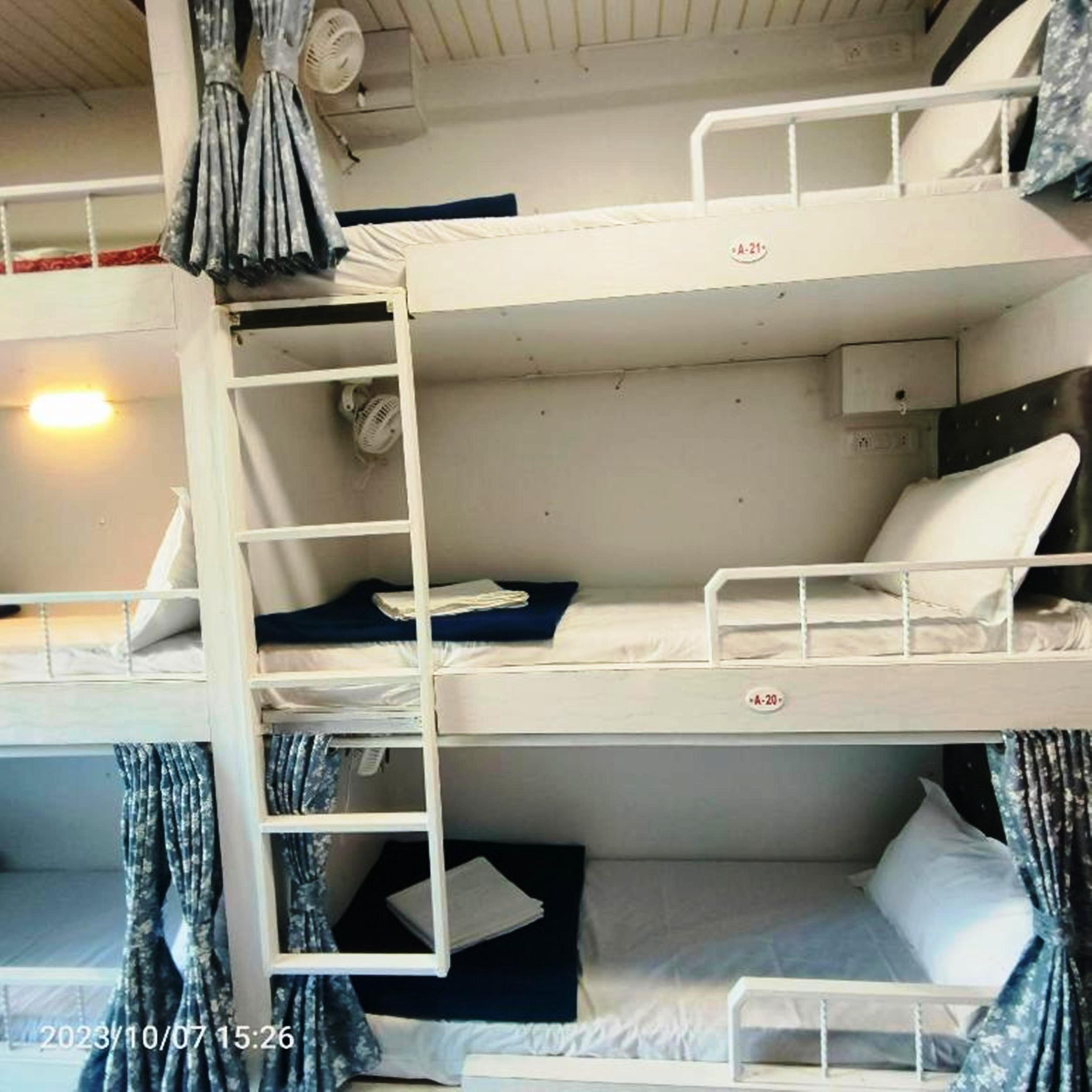 Marol Metro Dormitory Near Airport - Tap to explore photos