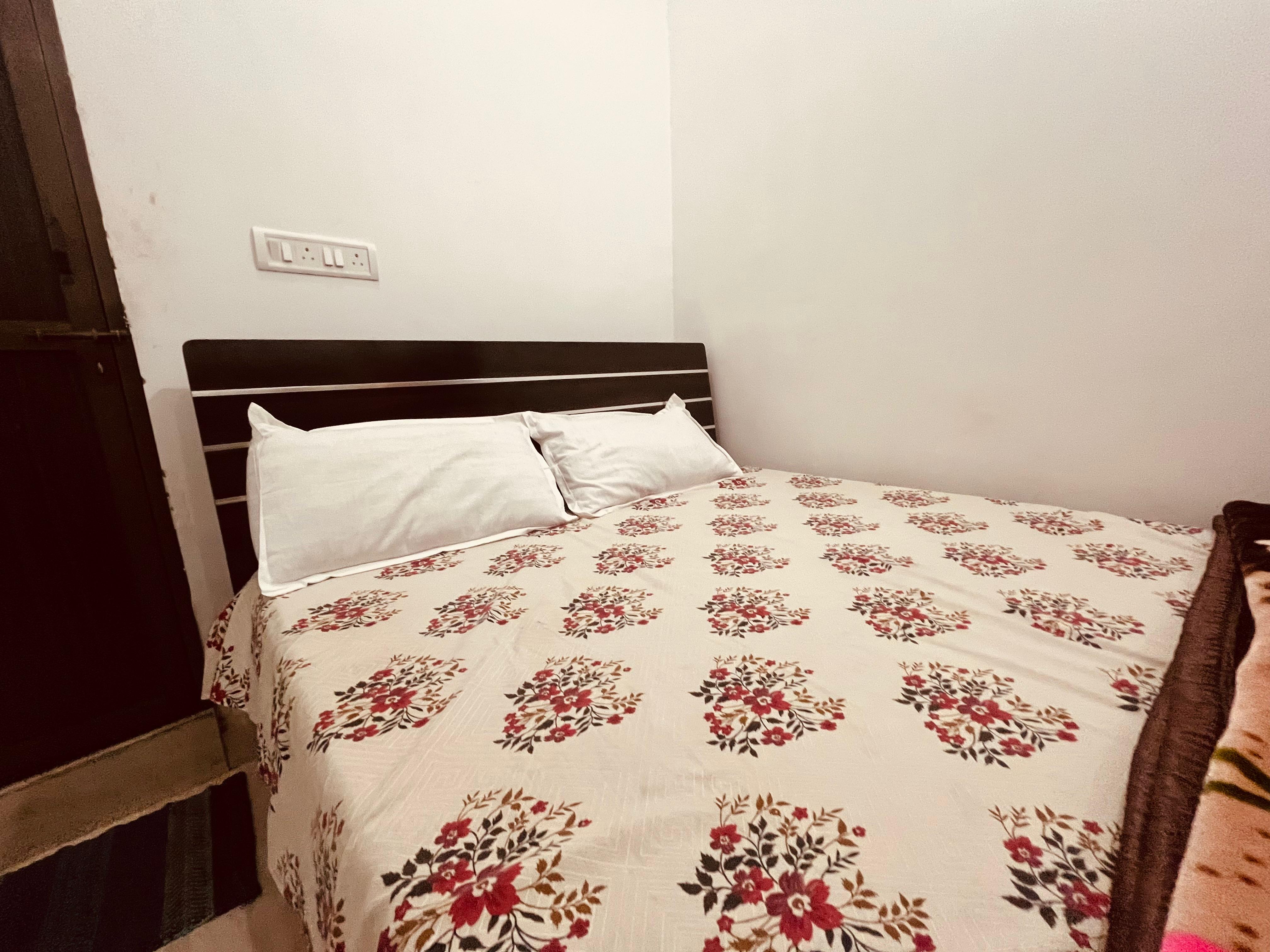 Hari PG House| A Premium Budget Stay - Tap to explore photos