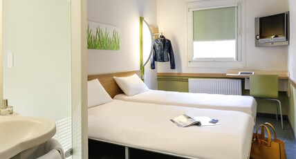 ibis budget Loriol le Pouzin Room Type - Twin room with two single beds for up to 2 people