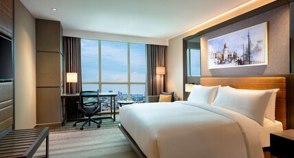 Doubletree by Hilton Surabaya Room Type - KING EXECUTIVE ROOM