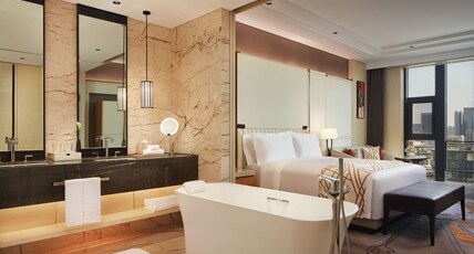 Conrad Tianjin Room Type - KING DELUXE COURTYARD VIEW