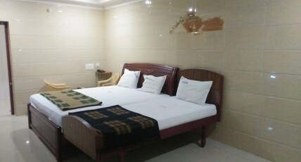 HOTEL SENTHIL ANDAVAR LODGE Room Type - Triple Bed AC Room