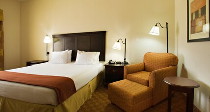 Holiday Inn Express & Suites SWEETWATER Room Type - 1 King Bed Standard