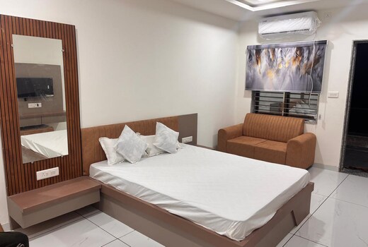HOTEL YOGIRAJ