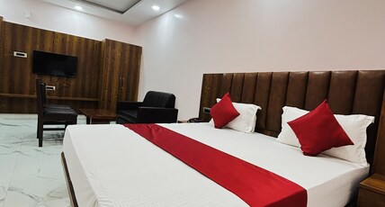 CHANAKYA RESORT Room Type - Deluxe Ac Room