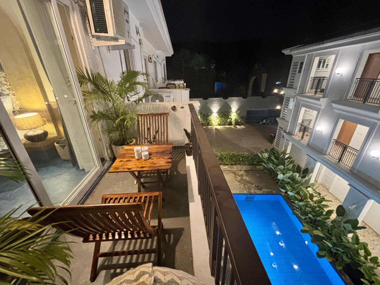 Natural and earty 1 Bedroom serviced apartmnet with pool in Siolim - Tap to explore photos
