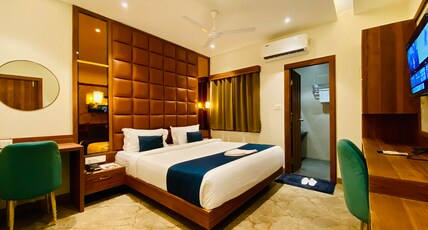 The Velar Hotel, Vijay Nagar Room Type - Deluxe Room