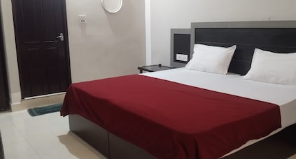 Medows Holidays Room Type - Deluxe Couple Room