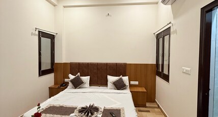 Hotel shree dharan IN Room Type - Bedroom 1