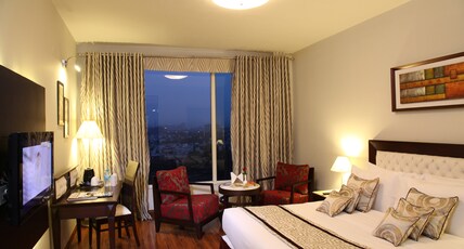 TreeHouse Queens Pearl Room Type - Deluxe room with Double Bed