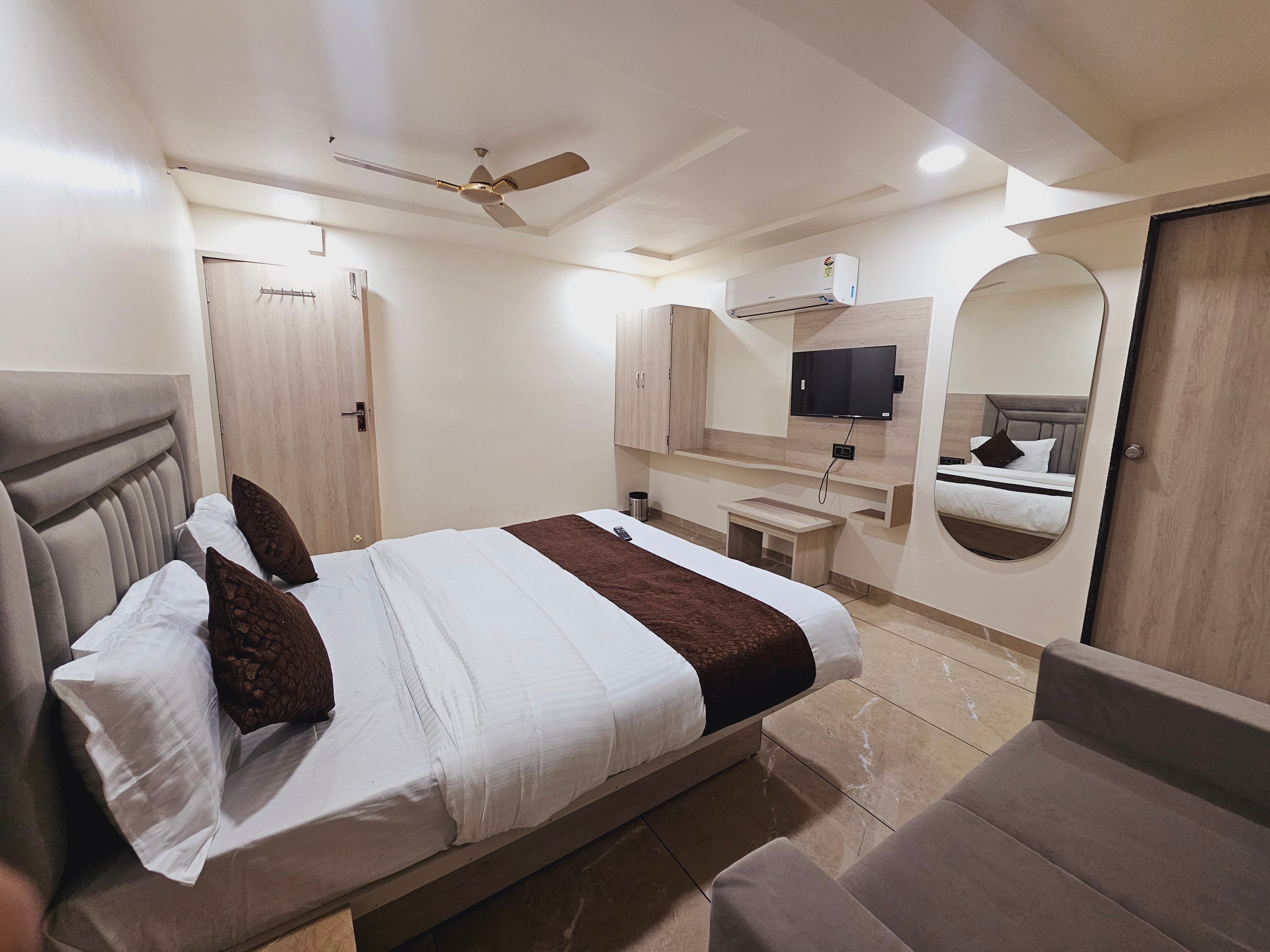 Hotel RK Villa Bapunagar - Tap to explore photos