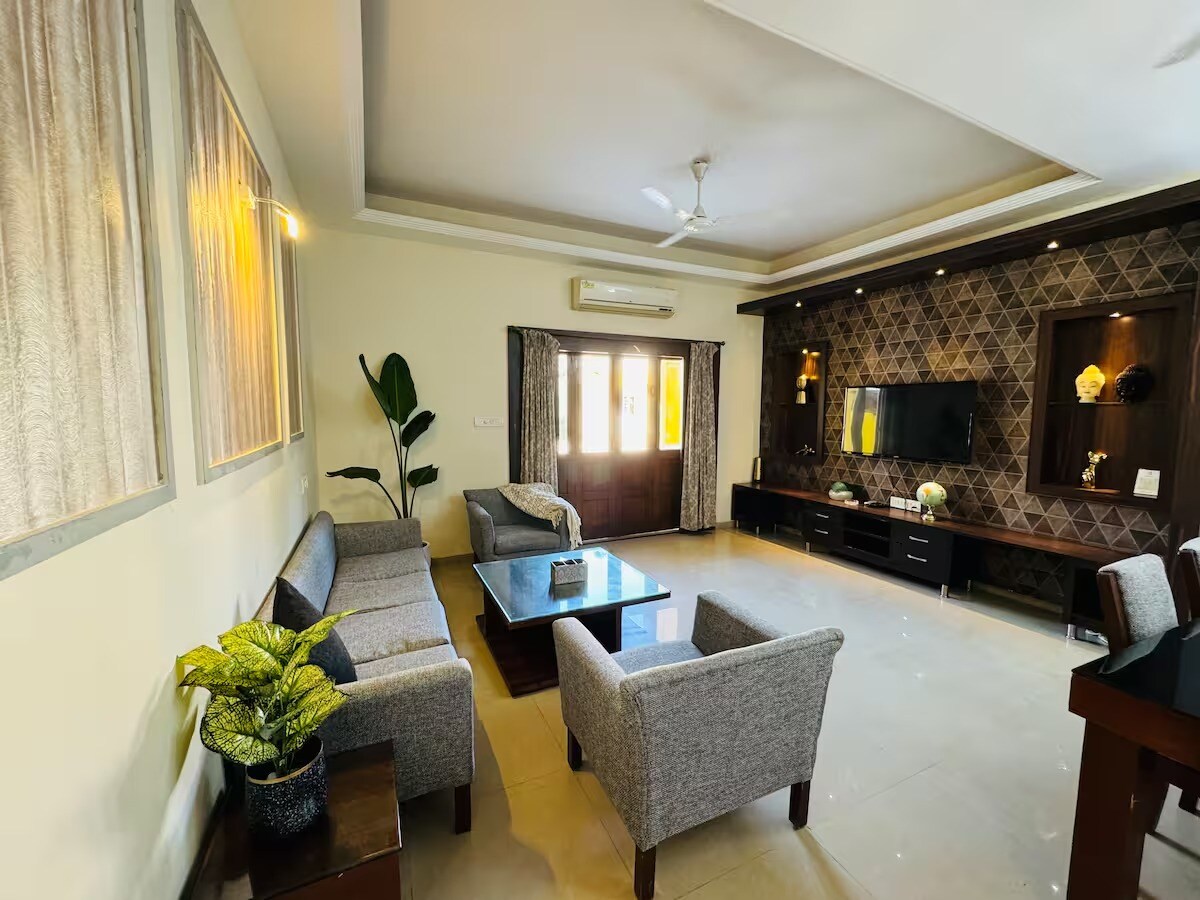 Mosaic Stays 3BHK Villa with Pool and Garden - Tap to explore photos