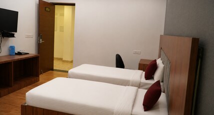 Hotel Anitha Parthiban Room Type - Executive Twin with Balcony
