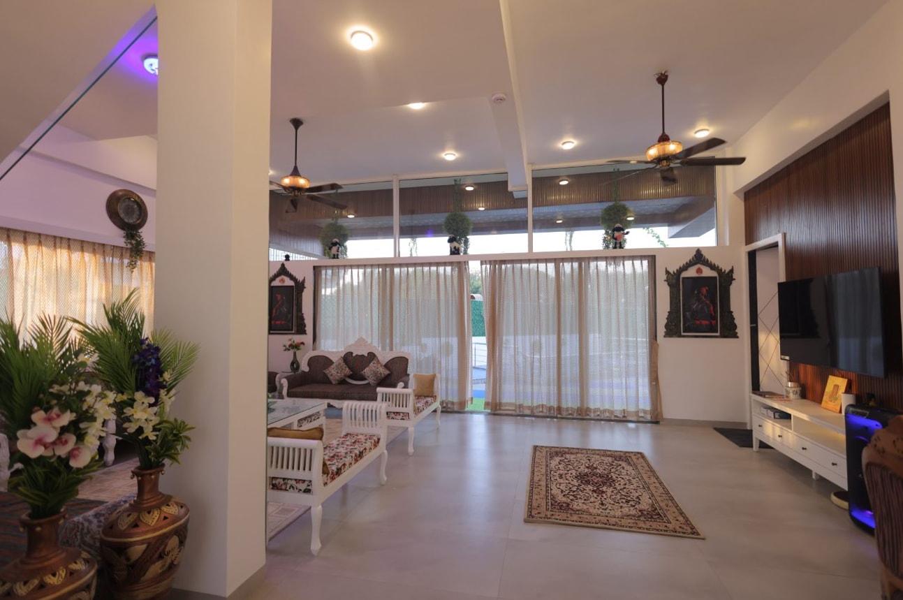 Lion Villa 4BHK pvt Pool Rain Dance - Tap to explore photos