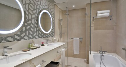Hilton Doha The Pearl Room Type - CONNECTING FAMILY SUITE