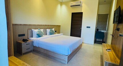 Manobee by Aish Villas Room Type - Deluxe room with Private bathroom