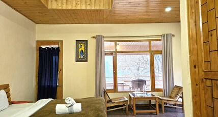 Iris Cottage & Cafe Manali Room Type - Iris Balcony Room - 2