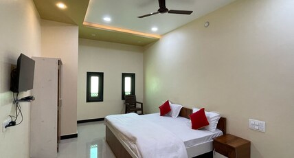 Girdharpalace Room Type - Bedroom 3
