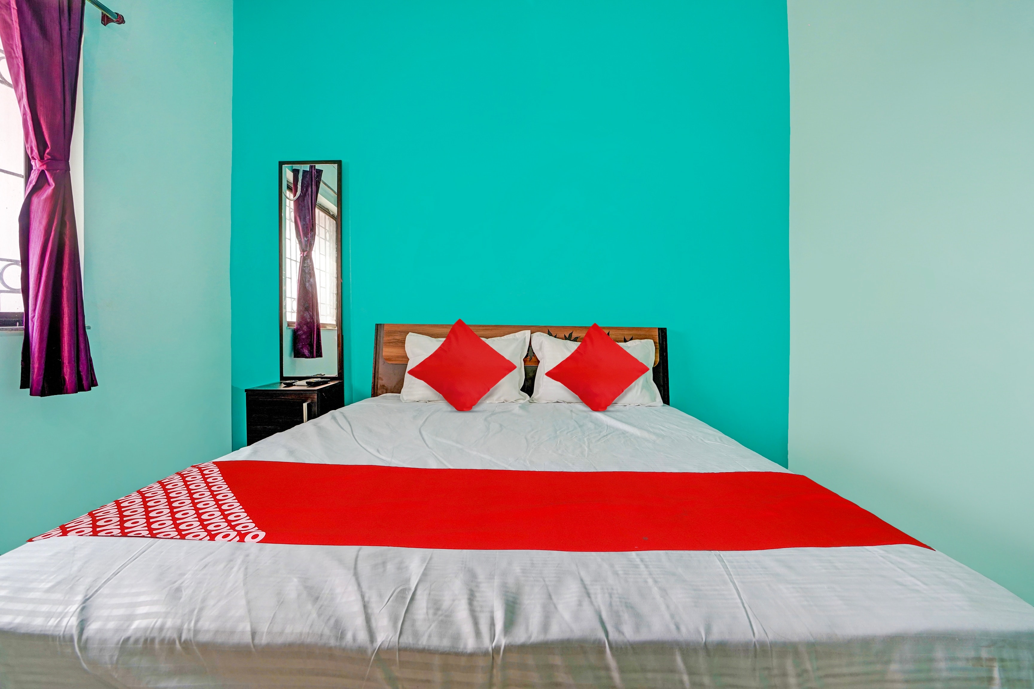 Hotel O R R - Tap to explore photos