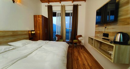 Rainbow Homestay Room Type - Deluxe Double Room With Balcony