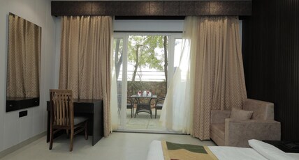 THE TRADE INTERNATIONAL JAIPUR Room Type - Junior Suite with Garden View