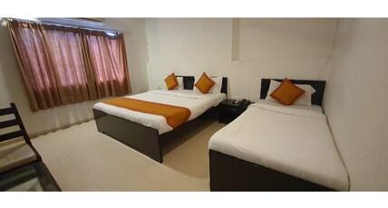 Hotel Shree Vilas Room Type - Deluxe Double Room