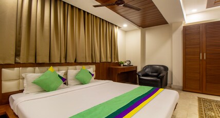 Treebo Royal Orbit, Metropoliton Room Type - Premium Room