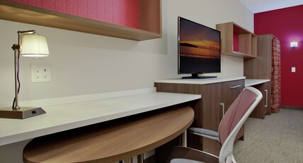 Home2 Suites by Hilton Mobile I-65 Government Blvd Room Type - 1K 1BDR HEARING ACC STE NS