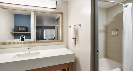 Holiday Inn Express SIMI VALLEY Room Type - STANDARD