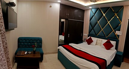 Hotel Sarna Room Type - Super Deluxe Room With Balcony