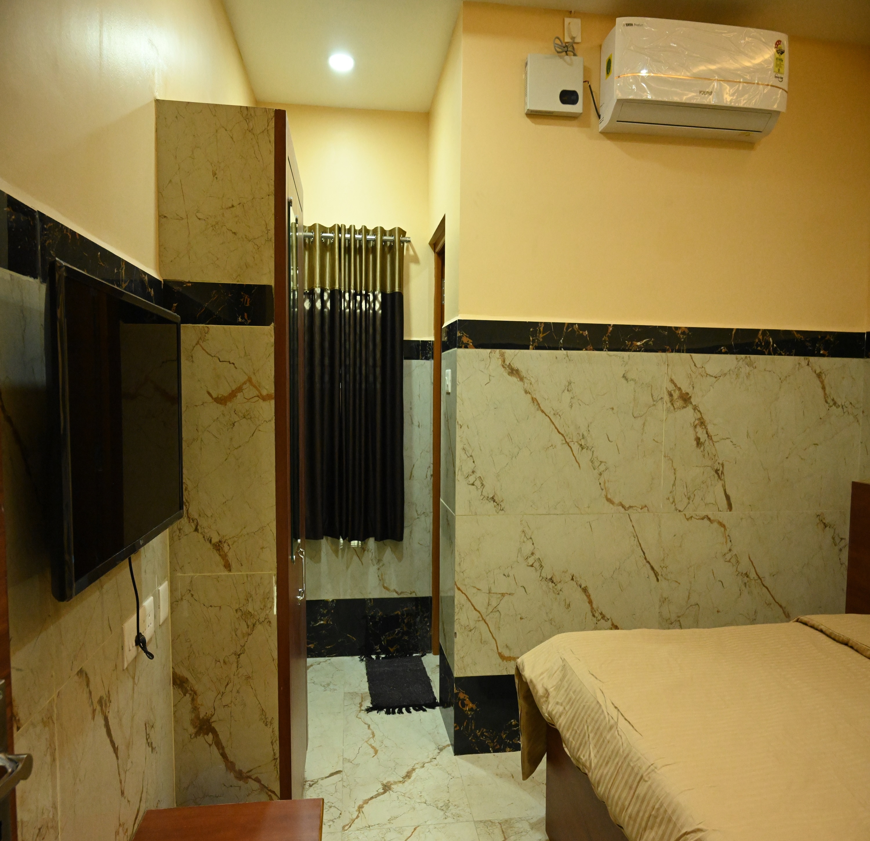 Suba Lakshmi Guest House - Tap to explore photos