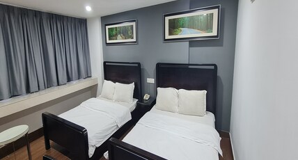Hotel O Crossroads Hotel Room Type - Deluxe Twin