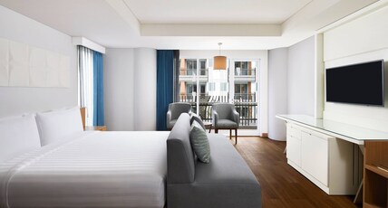 Fairfield by Marriott Bali Kuta Sunset Road Room Type - Deluxe Corner Pool View, Guest room, 1 Queen Fairfield by Marriott Bali Kuta Sunset Road Room Type - Deluxe Corner Pool View, Guest room, 1 Queen