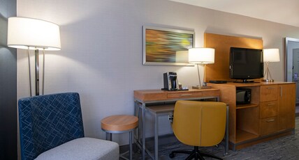Holiday Inn Express KAMLOOPS Room Type - Standard Room