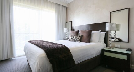 Best Western Plus Hovell Tree Inn Room Type - Apartment - 2 Queen Beds, Non-Smoking, Kitchenette, Laundry, Jetted Tub, Pillow Top Mattress, Wi-Fi