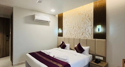 Kamala Inn Grand Room Type - Executive King Bed Room with View