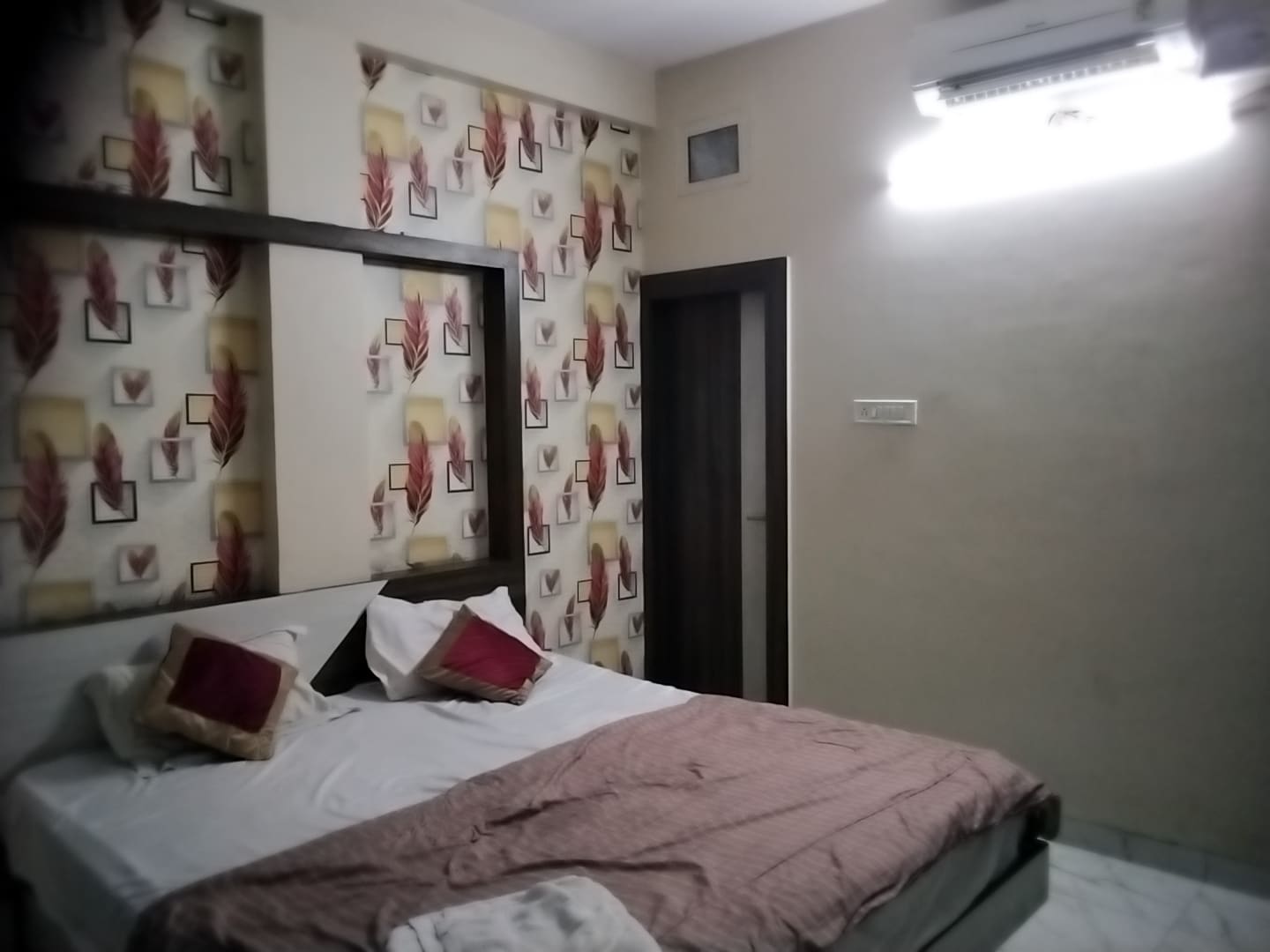 Hotel parthika Palace.in - Tap to explore photos